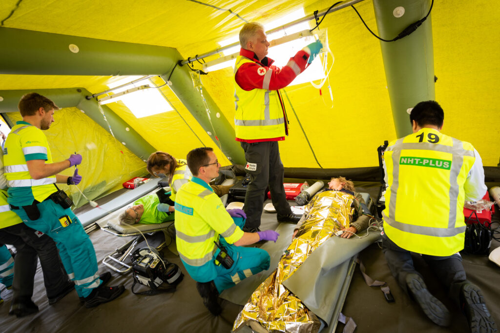 Noodhulpteams en ambulancepersoneel tijdens LIVEX2019