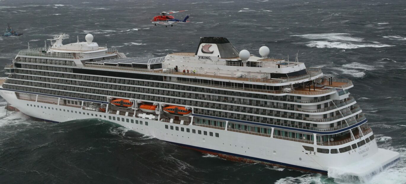 Evacuatie opvarenden cruiseschip Viking Sky in 2019